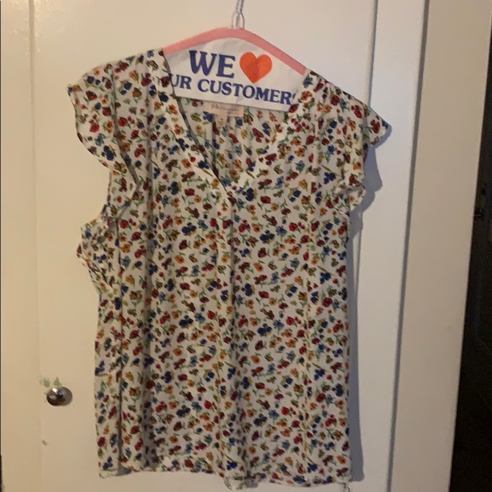 Short sleeve floral blouse